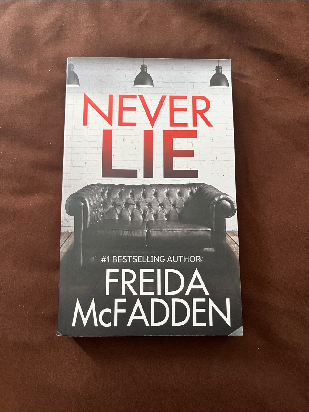 Never Lie by Freida McFadden paperback